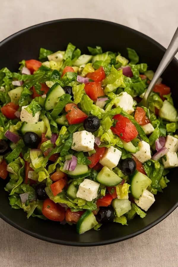 Classic Greek Salad (Mediterranean Salad)